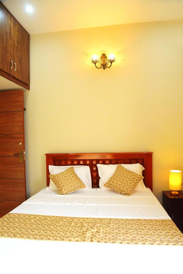 Sri Apartment 2Bhk For Familys Couples Parking A2 Pondicherry Eksteriør bilde